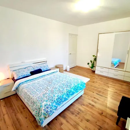 Luxury, Peaceful 3 Bedroom Family 아파트